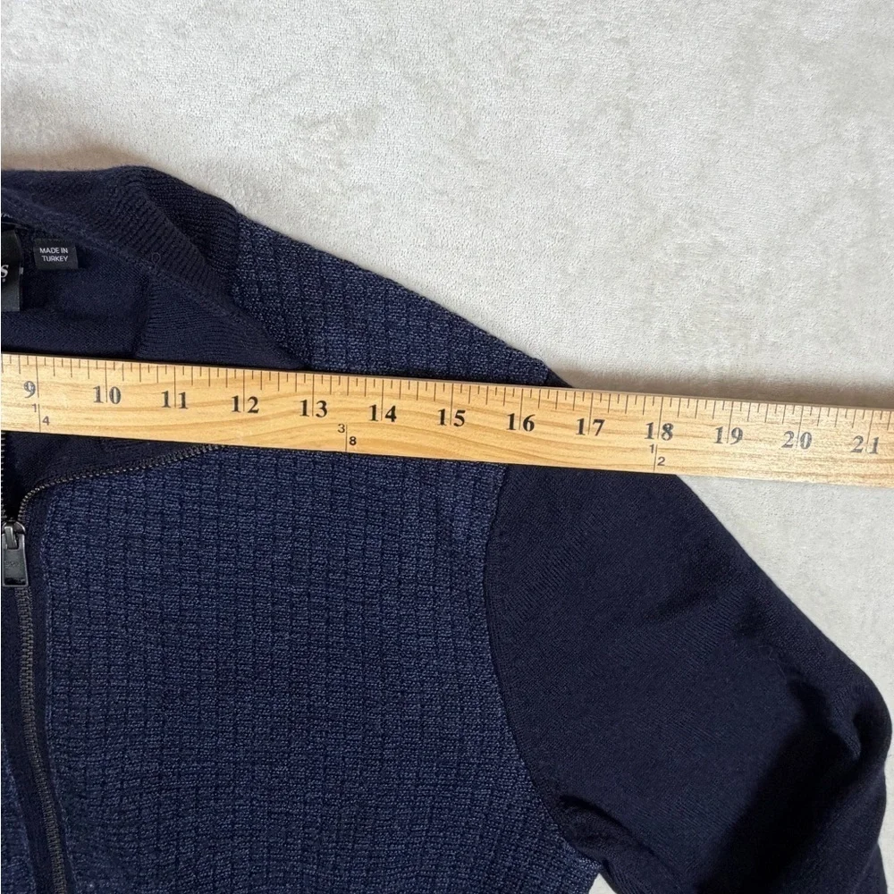 Hugo Boss elegant navy